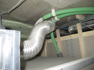 ユニットバス天井裏